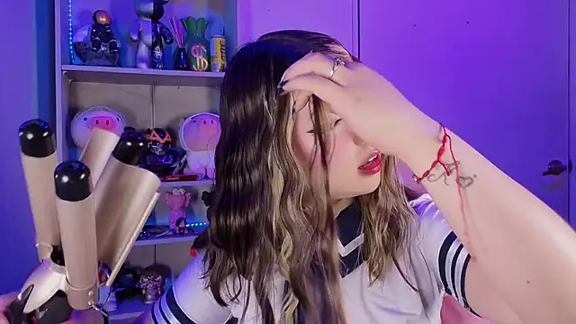 EmilyMiller  online show from 10/17/25, 05:26