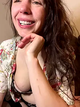 GillKelly online show from 10/28/25, 07:12