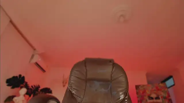 Taylor  foxxx online show from 12/14/24, 04:12