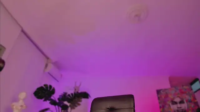 Taylor  foxxx online show from 01/10/25, 04:12