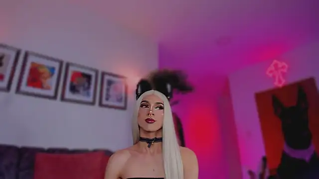 Taylor  foxxx online show from 10/31/25, 05:30