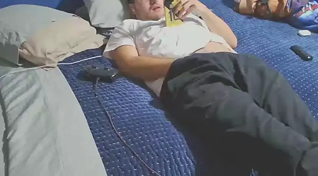 Snapshot of bwcalexander chatting on 01/01/25, 06:37 bwcalexander online show from 01/01/25, 06:37