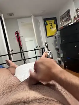 Snapshot of bwcalexander chatting on 09/15/25, 02:28 bwcalexander online show from 09/15/25, 02:28