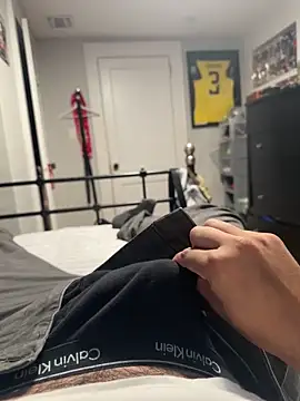 Snapshot of bwcalexander chatting on 09/16/25, 09:16 bwcalexander online show from 09/16/25, 09:16