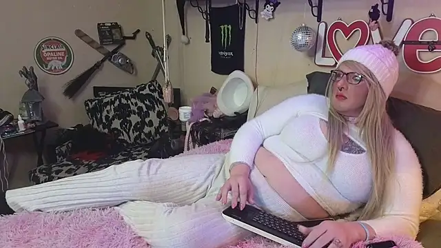 Snapshot of Blakelytgirl chatting on 02/06/25, 05:30 Blakelytgirl online show from 02/06/25, 05:30