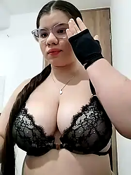 Snapshot of Danzel1105 chatting on 01/18/25, 08:52 Danzel1105 online show from 01/18/25, 08:52