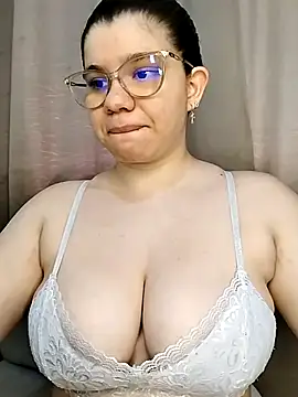 Snapshot of Danzel1105 chatting on 10/22/25, 02:50 Danzel1105 online show from 10/22/25, 02:50