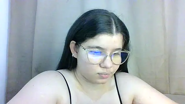 Snapshot of Danzel1105 chatting on 10/30/25, 08:09 Danzel1105 online show from 10/30/25, 08:09