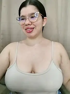 Snapshot of Danzel1105 chatting on 11/21/25, 08:46 Danzel1105 online show from 11/21/25, 08:46