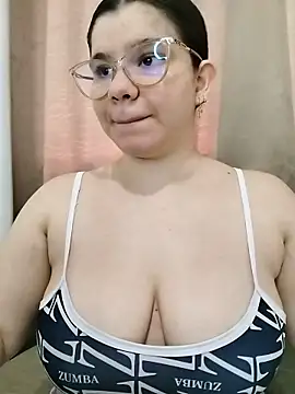 Snapshot of Danzel1105 chatting on 12/05/25, 05:09 Danzel1105 online show from 12/05/25, 05:09