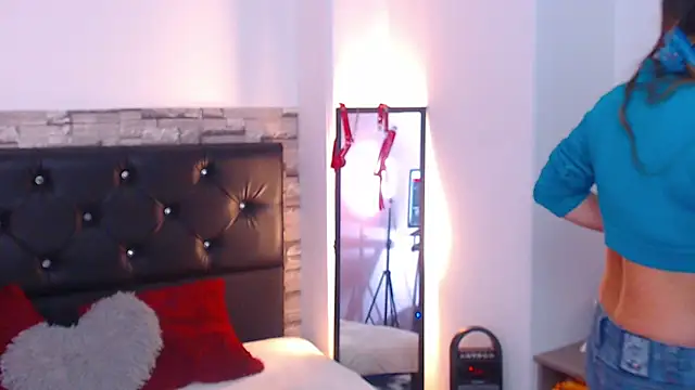 camila delarosa online show from 02/27/25, 12:56