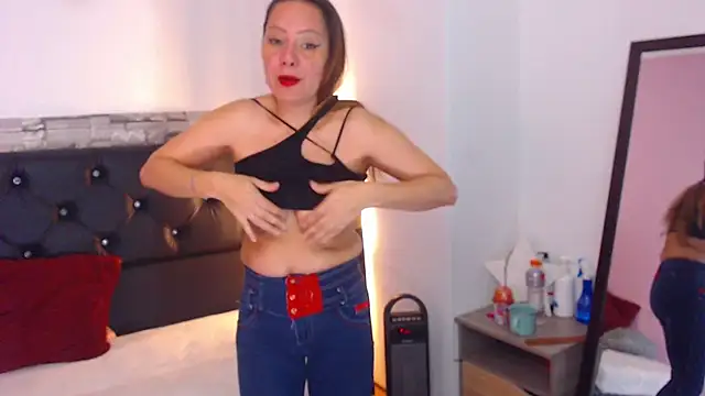 camila delarosa online show from 03/01/25, 01:18