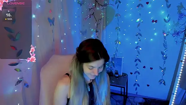 Snapshot of Sweet_me_ chatting on 05/11/26, 05:46 Sweet me online show from 05/11/26, 05:46