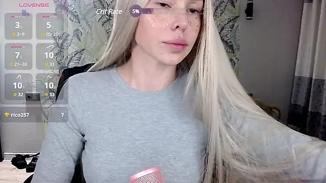 Snapshot of Marmalade_Fox chatting on 03/06/25, 01:35 Marmalade Fox online show from 03/06/25, 01:35