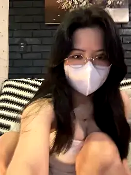 Kyomi-ibaby online show from 10/31/25, 10:38