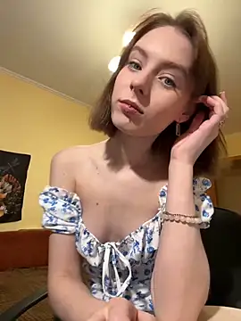 Snapshot of Crayzy_Luv chatting on 01/14/25, 06:28 Crayzy Luv online show from 01/14/25, 06:28