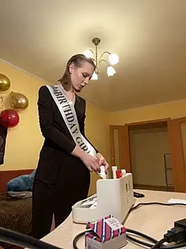 Snapshot of Crayzy_Luv chatting on 02/10/25, 05:30 Crayzy Luv online show from 02/10/25, 05:30