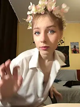 Snapshot of Crayzy_Luv chatting on 03/07/25, 08:55 Crayzy Luv online show from 03/07/25, 08:55