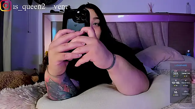 Snapshot of Venus_queenn chatting on 09/23/25, 04:54 Venus queenn online show from 09/23/25, 04:54