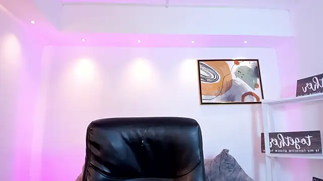 Snapshot of martina_mancini chatting on 07/10/26, 12:30 martina mancini online show from 07/10/26, 12:30