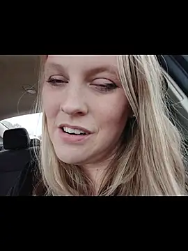 Snapshot of Cumonkatie chatting on 01/11/26, 01:27 Cumonkatie online show from 01/11/26, 01:27