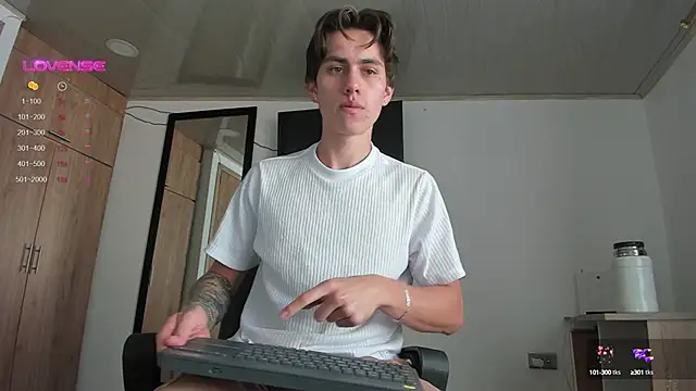 manucute 23  online show from 02/19/25, 01:50