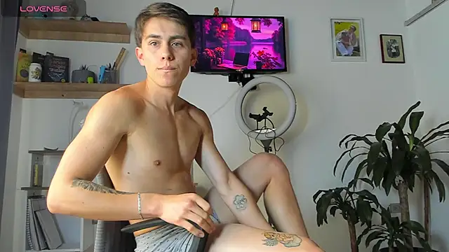 manucute 23  online show from 10/08/25, 01:53