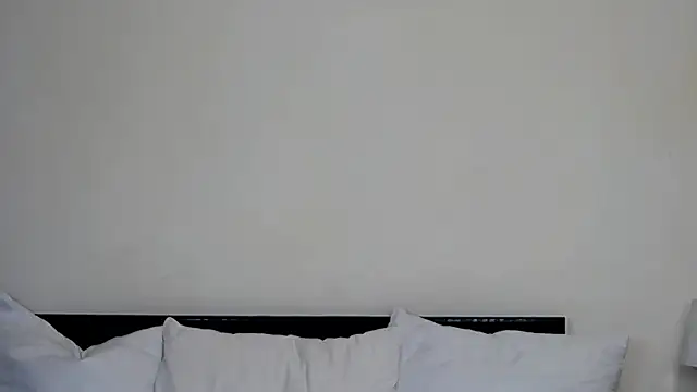 Snapshot of GiseleReine chatting on 12/16/24, 10:18 GiseleReine online show from 12/16/24, 10:18