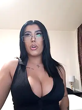 Snapshot of GiseleReine chatting on 02/20/25, 04:03 GiseleReine online show from 02/20/25, 04:03