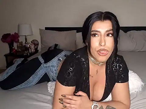 Snapshot of GiseleReine chatting on 03/18/25, 07:42 GiseleReine online show from 03/18/25, 07:42