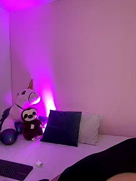 Oriana Guzman online show from 11/04/25, 01:27