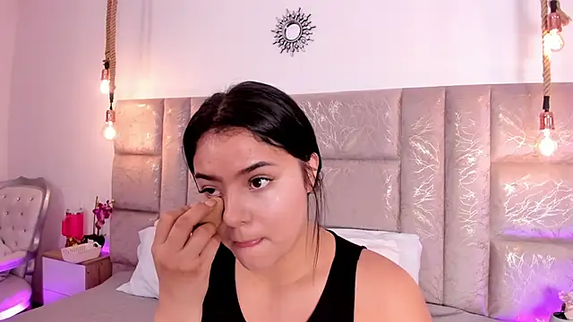 Snapshot of Oriana_Guzman chatting on 06/12/26, 06:23 Oriana Guzman online show from 06/12/26, 06:23