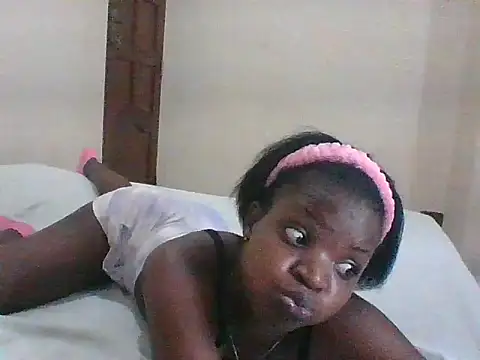 hotgal1112 online show from 02/01/26, 08:18