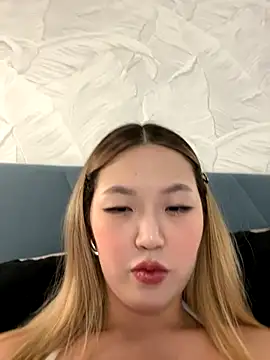 Aiko Yumi online show from 11/26/25, 10:00