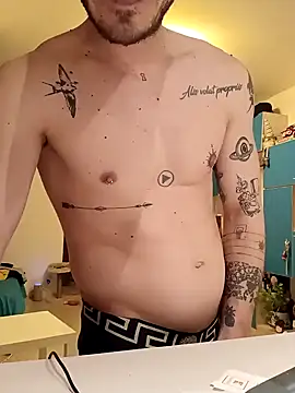 Snapshot of BenDover313OF chatting on 02/26/25, 04:25 BenDover313OF online show from 02/26/25, 04:25