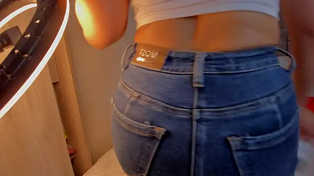 Snapshot of MirandaRoxx chatting on 05/11/26, 02:45 MirandaRoxx online show from 05/11/26, 02:45