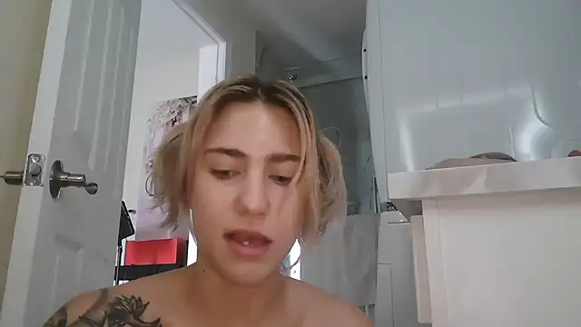 NatalieKneals online show from 12/15/25, 05:39