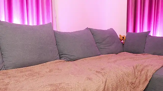 BaayBee   online show from 11/23/25, 08:52