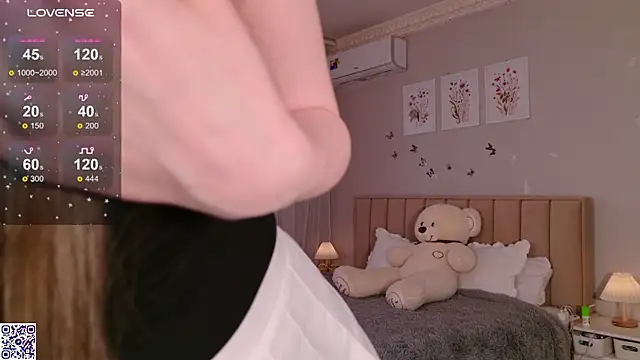 Snapshot of LeraKit chatting on 03/13/25, 01:40 LeraKit online show from 03/13/25, 01:40