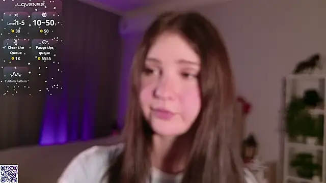 Snapshot of LeraKit chatting on 10/13/25, 02:39 LeraKit online show from 10/13/25, 02:39