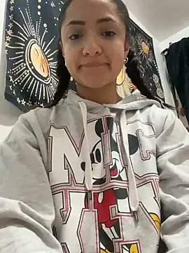 Snapshot of Alicia_ALICIA chatting on 12/16/24, 05:17 Alicia ALICIA online show from 12/16/24, 05:17