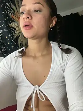 Snapshot of Alicia_ALICIA chatting on 12/30/24, 04:31 Alicia ALICIA online show from 12/30/24, 04:31