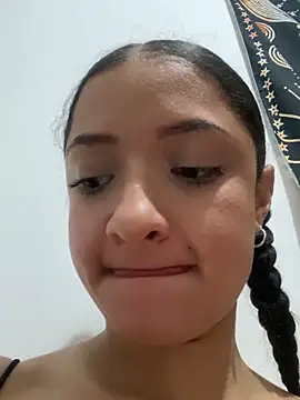 Snapshot of Alicia_ALICIA chatting on 01/10/25, 08:37 Alicia ALICIA online show from 01/10/25, 08:37