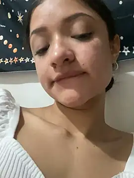 Snapshot of Alicia_ALICIA chatting on 01/17/25, 04:06 Alicia ALICIA online show from 01/17/25, 04:06