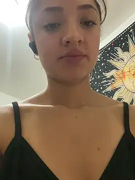 Snapshot of Alicia_ALICIA chatting on 03/11/25, 10:53 Alicia ALICIA online show from 03/11/25, 10:53