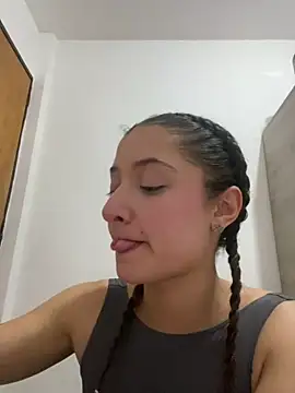 Alicia ALICIA online show from 05/20/26, 10:49