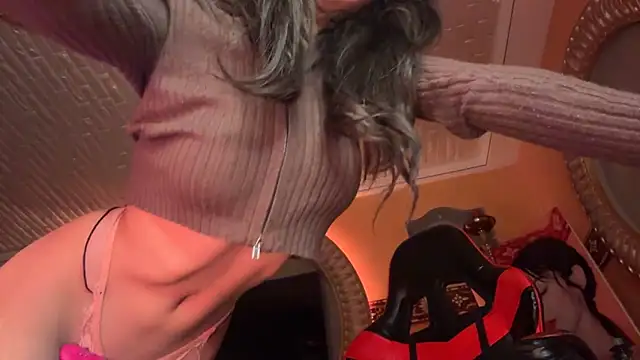 Snapshot of ORLA86 chatting on 02/22/25, 02:28 ORLA86 online show from 02/22/25, 02:28