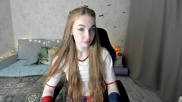 LissaCain online show from 10/11/25, 02:15