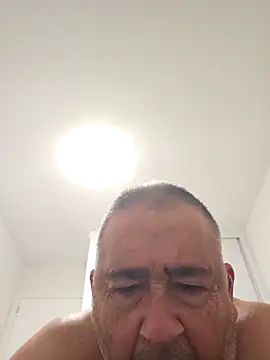 Snapshot of polla_calientes47 chatting on 10/21/25, 09:15 polla calientes47 online show from 10/21/25, 09:15