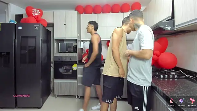 badguyss bisex online show from 09/21/25, 11:23